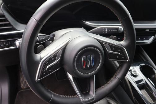 Summit White 2024 Buick Envision Preferred