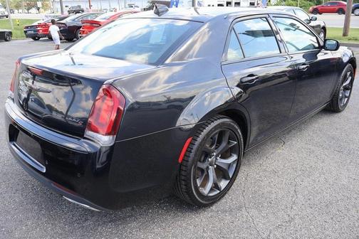2022 Chrysler 300 S