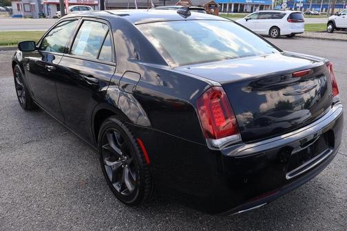 2022 Chrysler 300 S