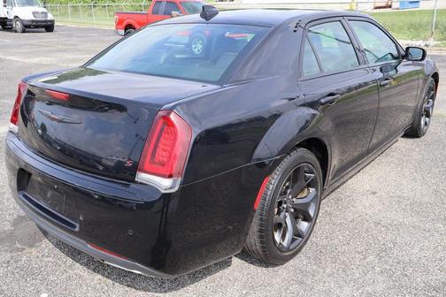 2022 Chrysler 300 S