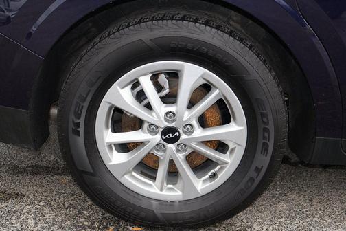 2023 Kia Carnival LX