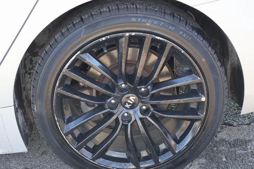 2018 Kia Stinger Base