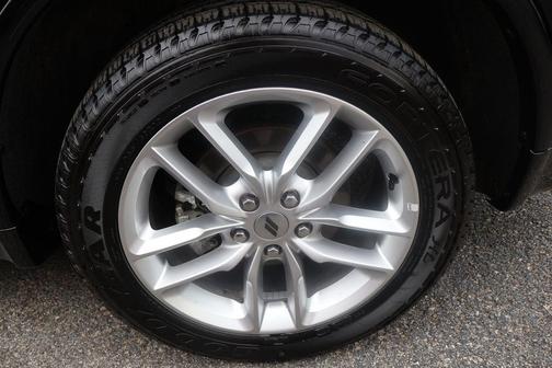 DB Black Crystal Clearcoat 2024 Dodge Durango GT