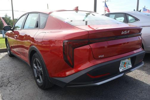 Currant Red 2025 Kia K4