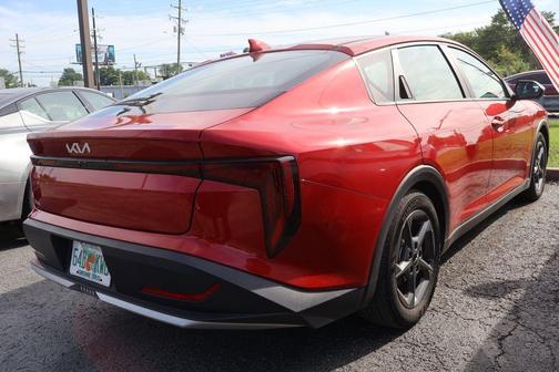 Currant Red 2025 Kia K4