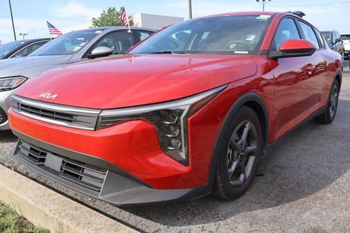 Currant Red 2025 Kia K4