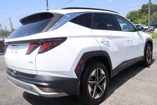 White Pearl 2025 Hyundai TUCSON SEL