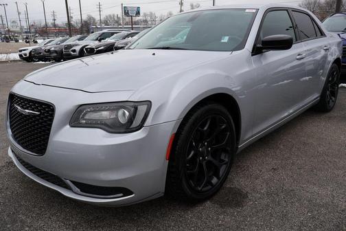 2019 Chrysler 300 Touring