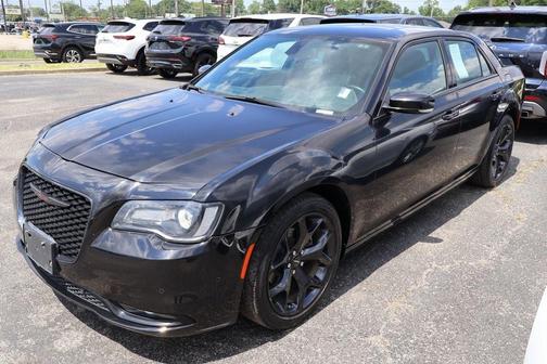 2022 Chrysler 300 S