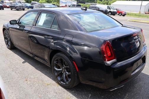 2022 Chrysler 300 S