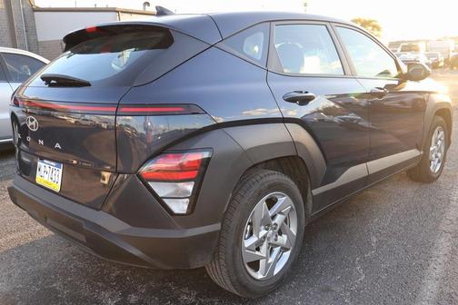 2024 Hyundai KONA SE