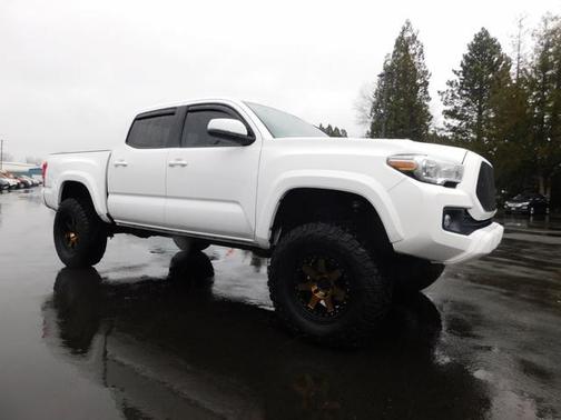 2017 Toyota Tacoma TRD Sport