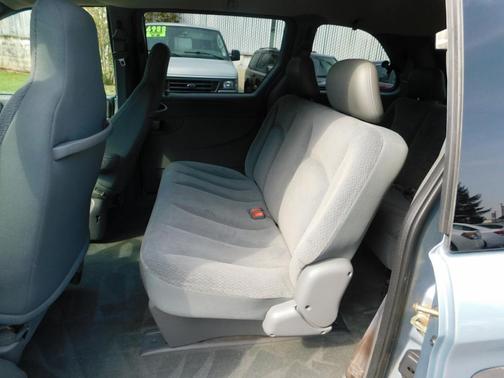 2005 Dodge Caravan SE