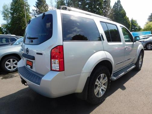Silver Lightning Metallic 2011 Nissan Pathfinder Silver