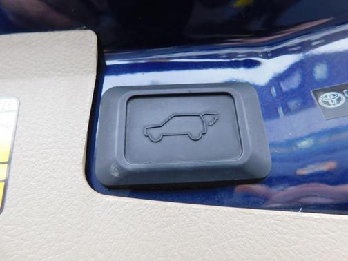 2013 Toyota Highlander SE