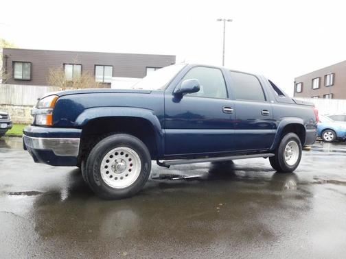 Blue 2005 Chevrolet Avalanche 1500 Z71