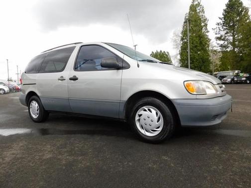 2002 Toyota Sienna CE