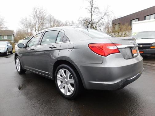2013 Chrysler 200 LX
