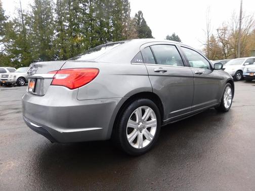2013 Chrysler 200 LX