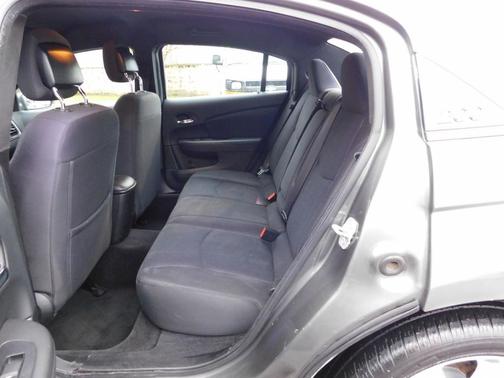 2013 Chrysler 200 LX