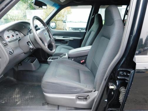 2002 Ford Explorer Sport Trac Base