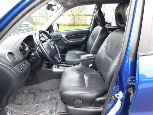 2005 Toyota RAV4 Base