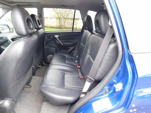 2005 Toyota RAV4 Base