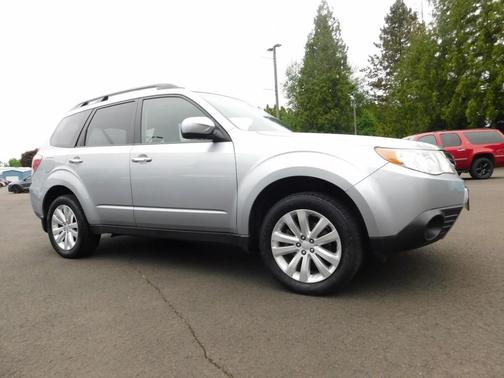 Ice Silver Metallic 2012 Subaru Forester 2.5X