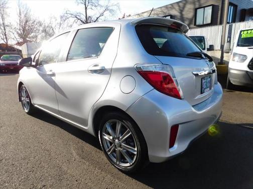 2012 Toyota Yaris L