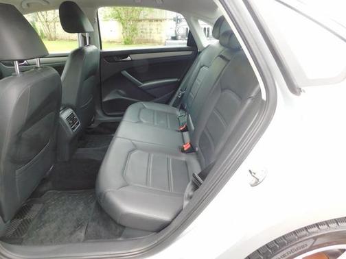 2014 Volkswagen Passat 2.0L TDI DSG SE w/Sunroof