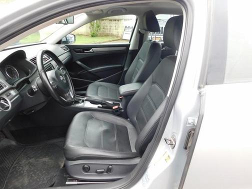 2014 Volkswagen Passat 2.0L TDI DSG SE w/Sunroof