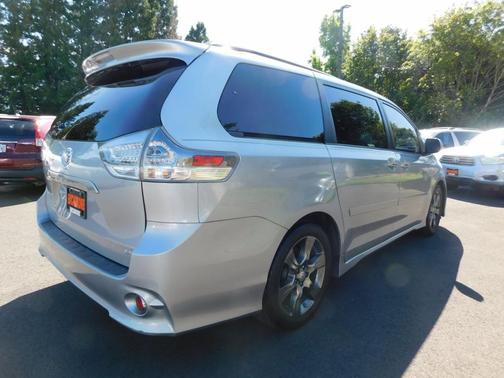 2015 Toyota Sienna SE Premium