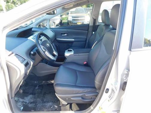 2013 Toyota Prius v Five
