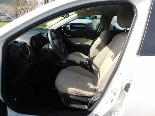2014 Mazda Mazda3 i Sport