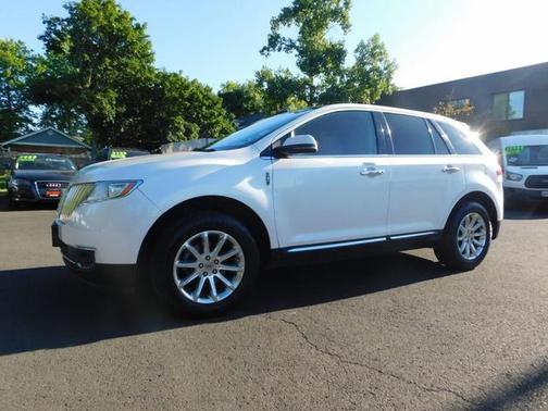 2012 Lincoln MKX Base