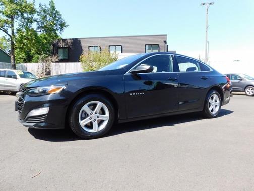 Mosaic Black Metallic 2024 Chevrolet Malibu FWD 1LT
