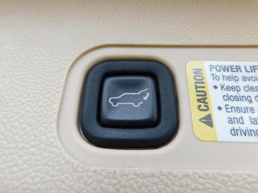 2007 Cadillac Escalade Base