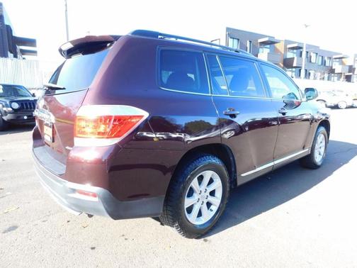 2012 Toyota Highlander SE