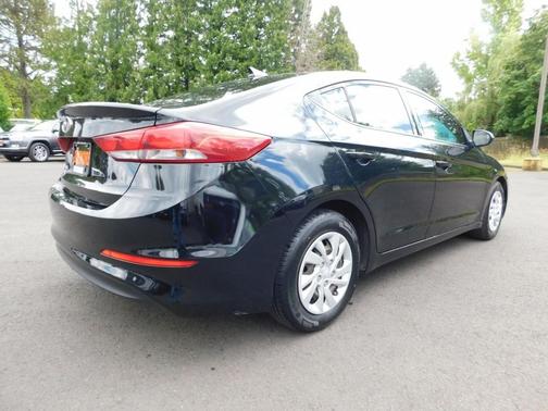 Phantom Black 2017 Hyundai ELANTRA SE