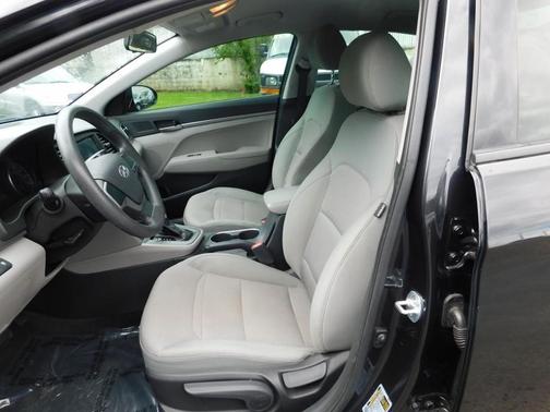 Phantom Black 2017 Hyundai ELANTRA SE