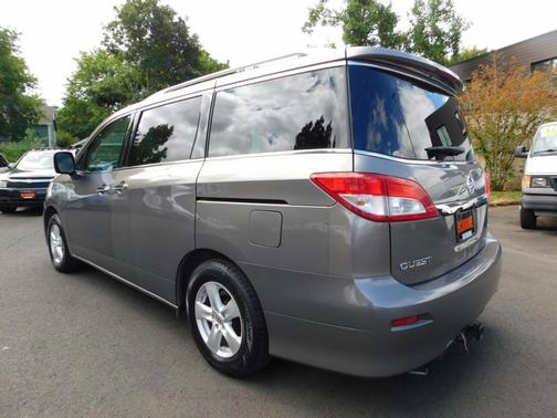 2016 Nissan Quest SV