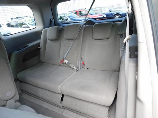 2016 Nissan Quest SV