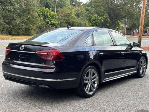 2017 Volkswagen Passat 1.8T R-Line w/Comfort