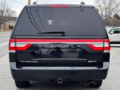 2015 Lincoln Navigator Base
