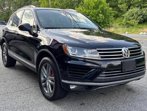 2016 Volkswagen Touareg VR6 Lux
