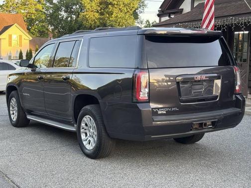 Gray 2015 GMC Yukon SLT