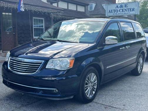 2015 Chrysler Town & Country Touring-L