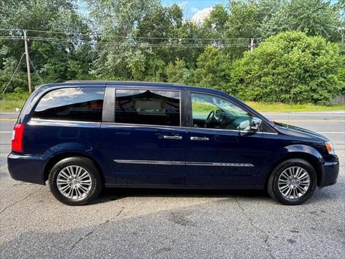 2015 Chrysler Town & Country Touring-L