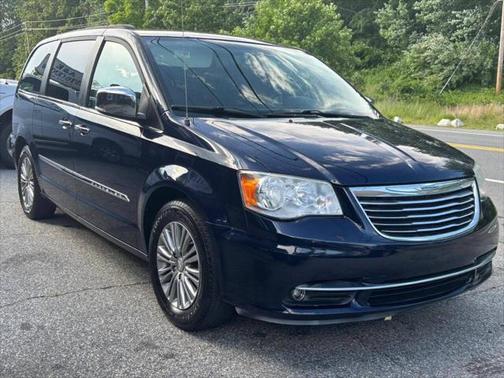 2015 Chrysler Town & Country Touring-L