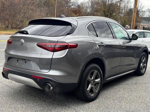2018 Alfa Romeo Stelvio Base